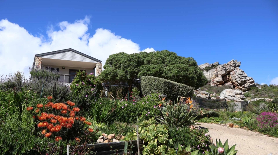 To Let 2 Bedroom Property for Rent in Crofters Valley Western Cape